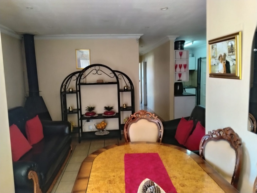 3 Bedroom Property for Sale in Eersterivier South Western Cape